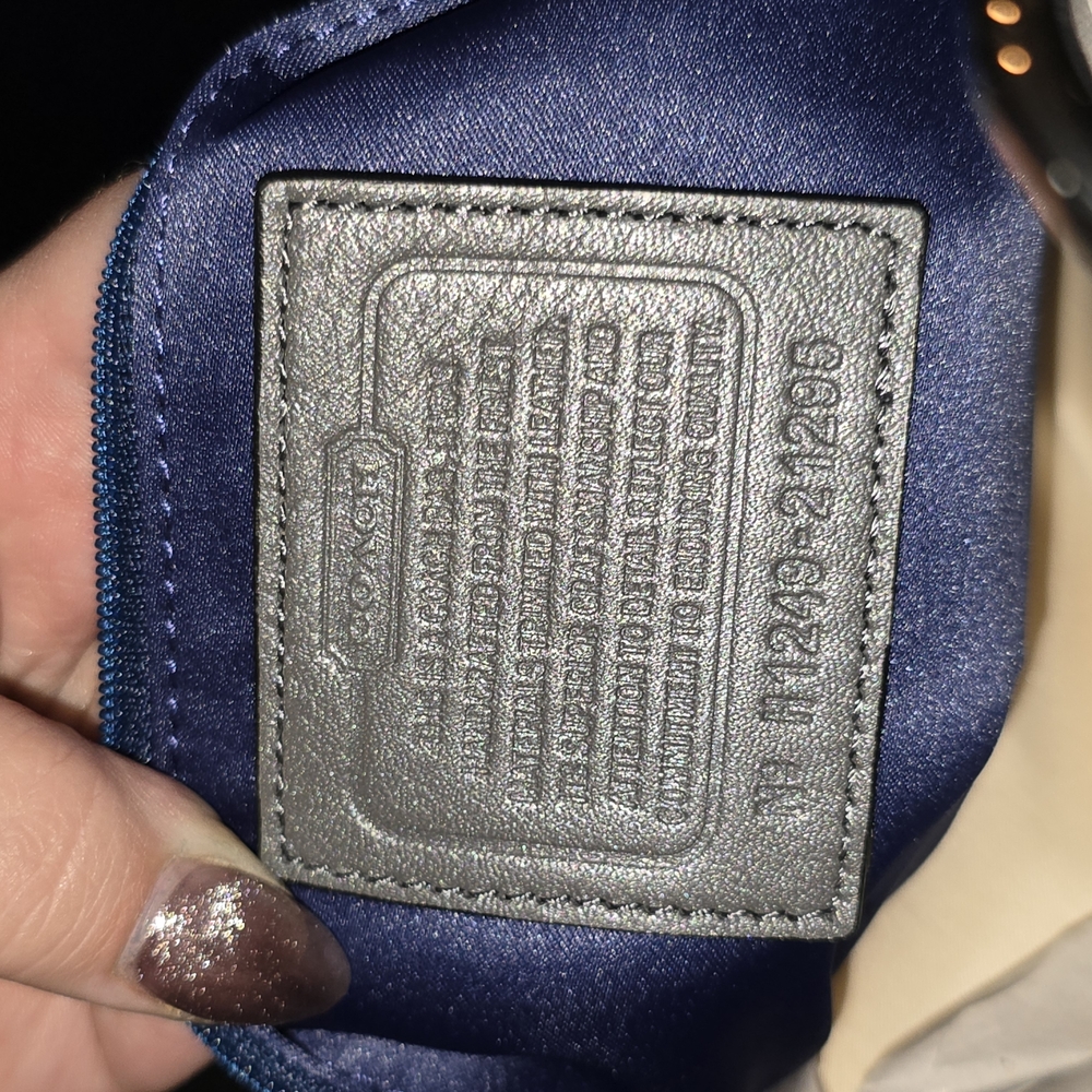 Elegant Blue Coach Women's Bag - Picture 6 of 6